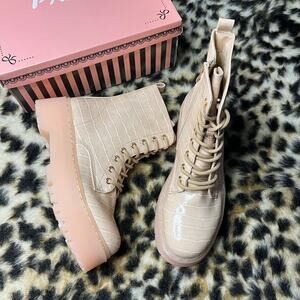 Pazzle Animal Print Embossed Platform Combat Boots Womens 10